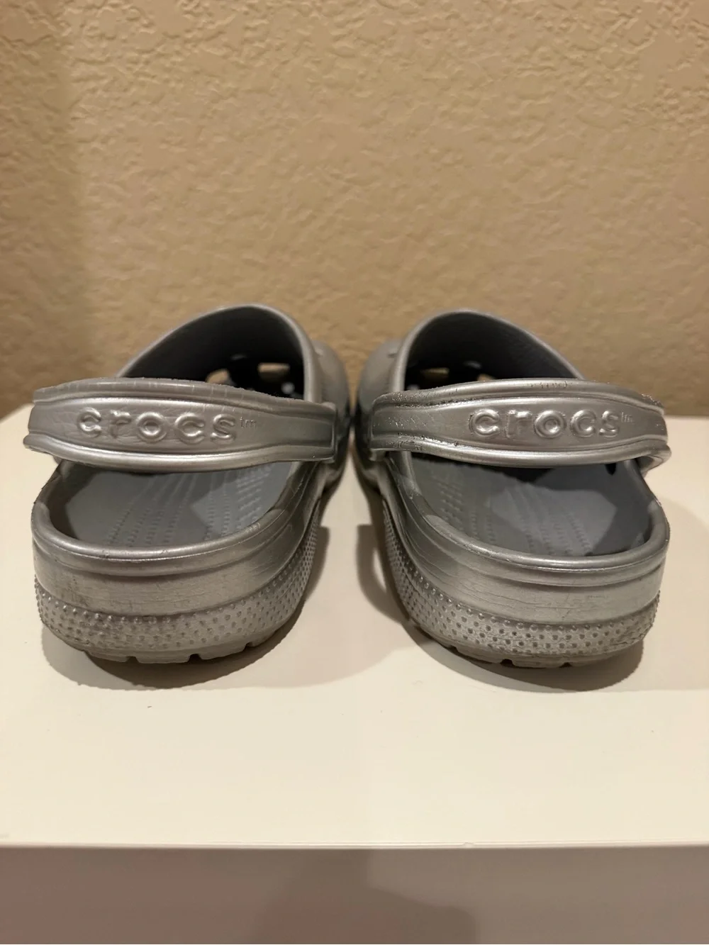 CROCS metallic silver